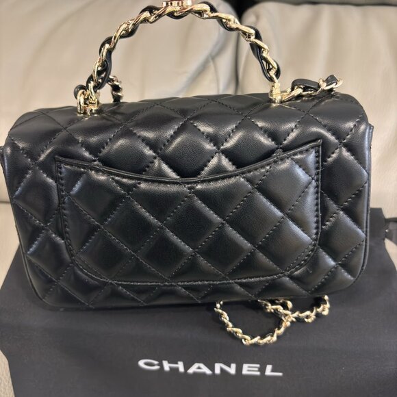 Chanel Classic Flap Bag - Black Quilted Leather with Gold-Tone Chain Strap - Picture 5 of 11